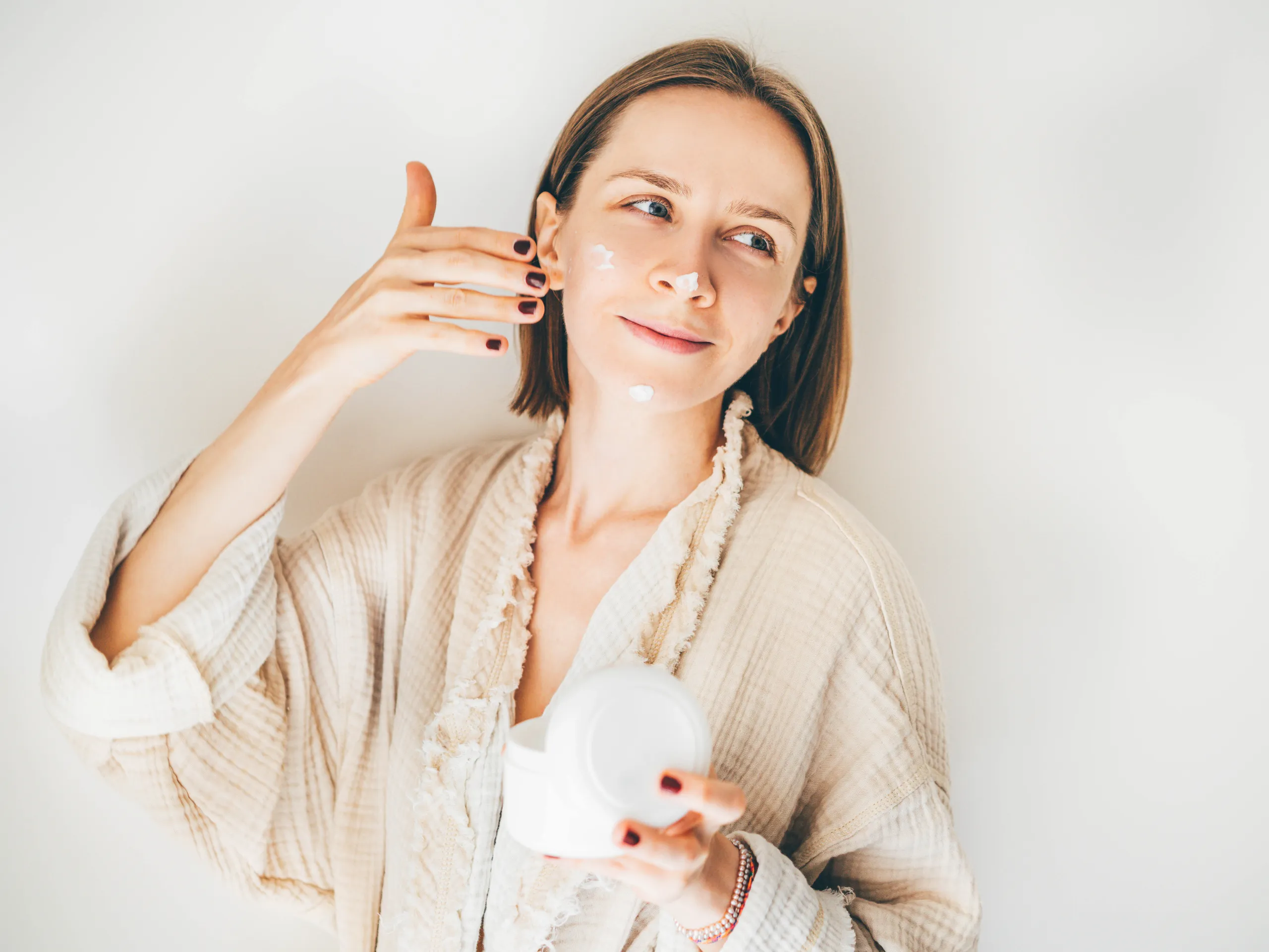 SKIN LONGEVITY-Ο ΣΤΟΧΟΣ ΠΛΕΟΝ ΔΕΝ ΕΙΝΑΙ ΝΑ ΦΑΙΝΕΣΑΙ ΝΕΟΤΕΡΗ – Blog | Skincarebc